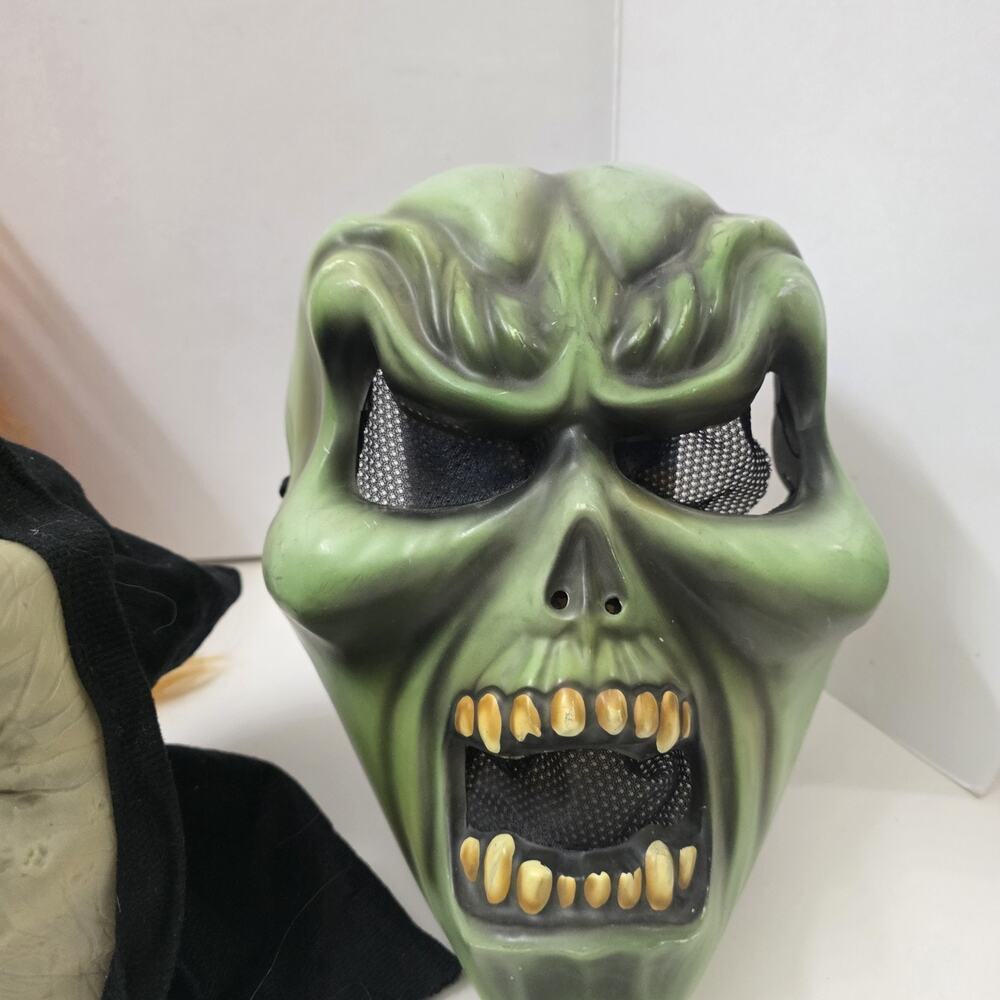 Lot of 3 Halloween Horror Masks Evil Clown Vampire Skull Monster Scary Costume - Picture 4 of 10